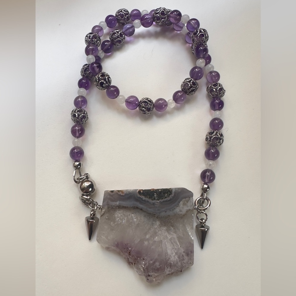 Oak amethyst slice necklace - Picture 4 of 5